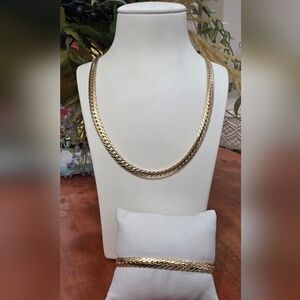 Chic 14k  Gold Filled Women's Necklace And Bracelet Set
